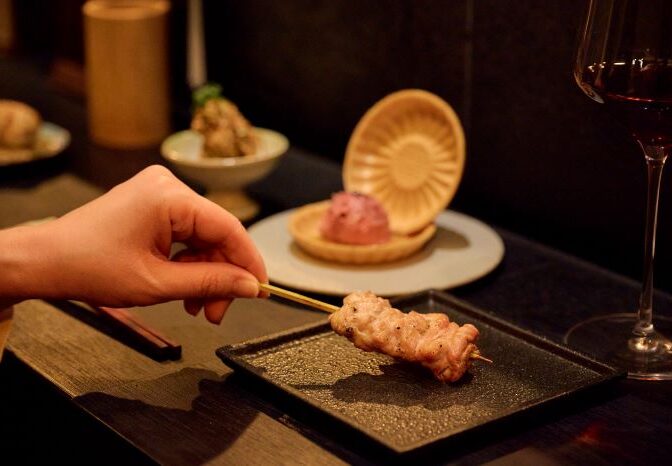 西荻窪駅周辺「焼鳥 山崎」さんのクチコミレポート。地鶏やブランド鶏の焼き鳥とイタリアンを組み合わせたコース料理が人気