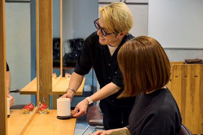 恵比寿駅近くのヘアサロン・コーヒースタンド「STAND By HAIR ＆ Coffee（スタンド バイ ヘア アンド コーヒー）」さんのクチコミレポート。バリスタが作る本格ラテアートやデカフェ、ハーブティーが人気